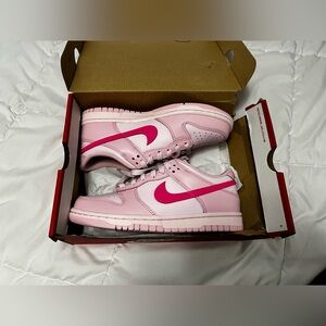 Triple Pink Nike Dunk